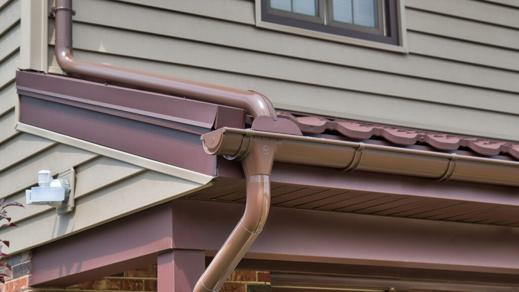 Ocelový okapový systém Flamingo. Ocelové žlaby